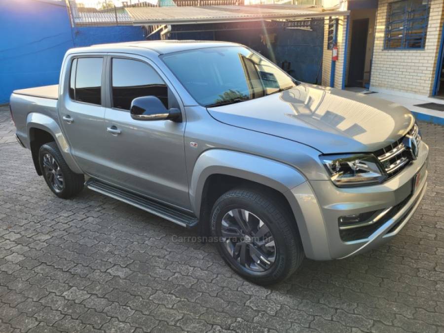 VOLKSWAGEN - AMAROK - 2023/2023 - Cinza - R$ 205.000,00