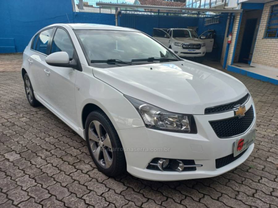 CHEVROLET - CRUZE - 2012/2013 - Branca - R$ 64.000,00