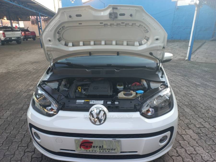 VOLKSWAGEN - UP - 2017/2017 - Branca - R$ 57.990,00