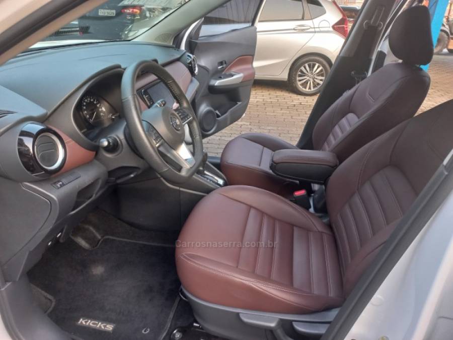 NISSAN - KICKS - 2022/2022 - Branca - R$ 104.990,00