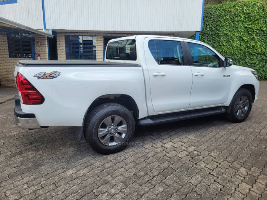 TOYOTA - HILUX - 2017/2017 - Branca - R$ 169.000,00