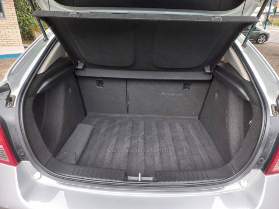 CHEVROLET - CRUZE - 2015/2015 - Prata - R$ 63.990,00