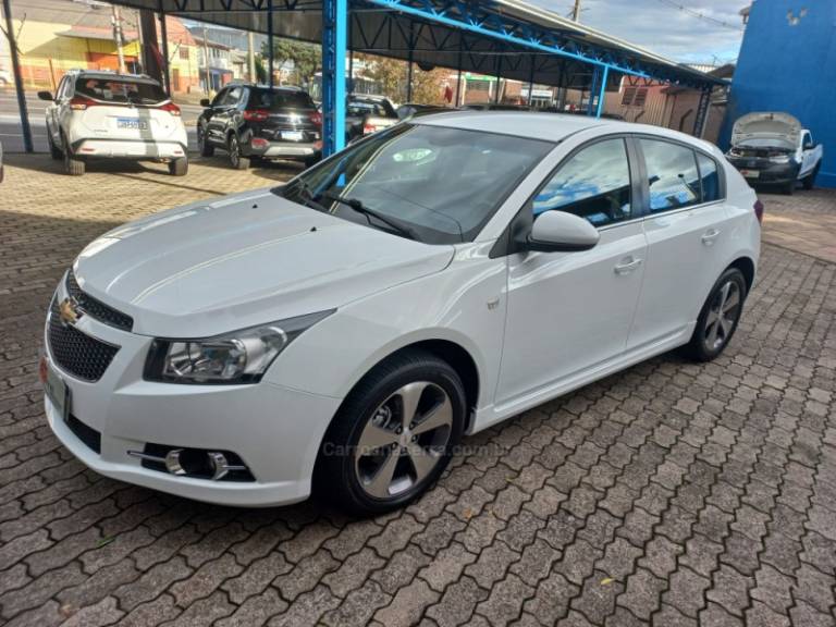 CHEVROLET - CRUZE - 2012/2013 - Branca - R$ 64.000,00