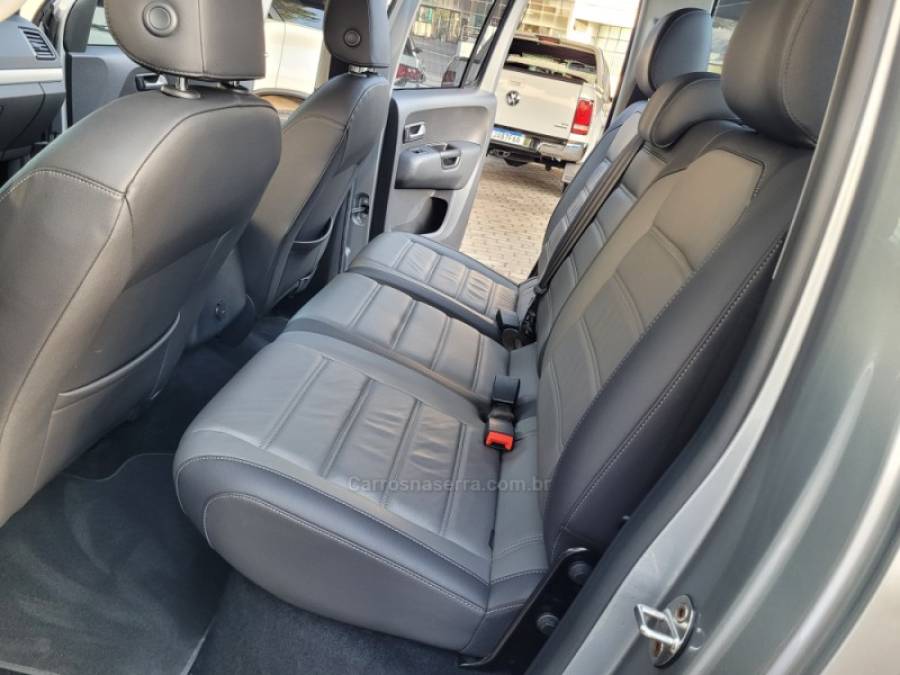 VOLKSWAGEN - AMAROK - 2023/2023 - Prata - R$ 205.000,00
