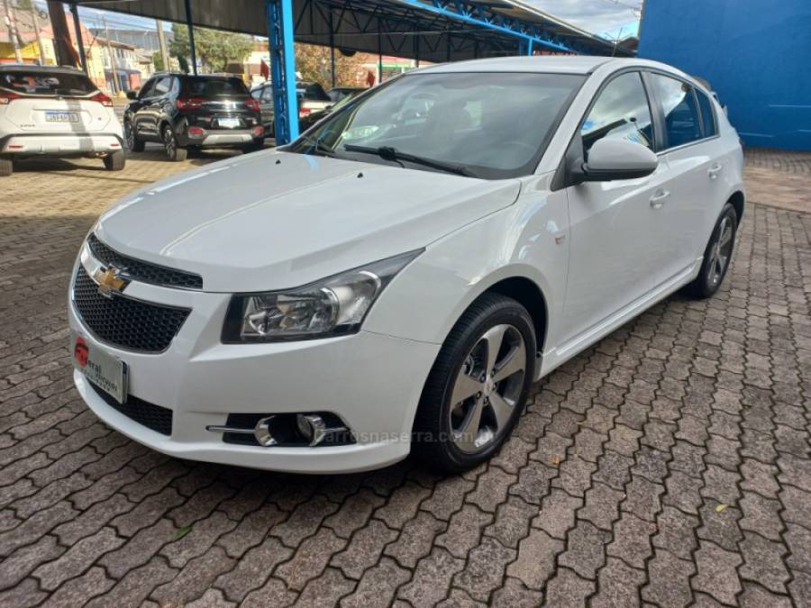 CHEVROLET - CRUZE - 2012/2013 - Branca - R$ 64.000,00
