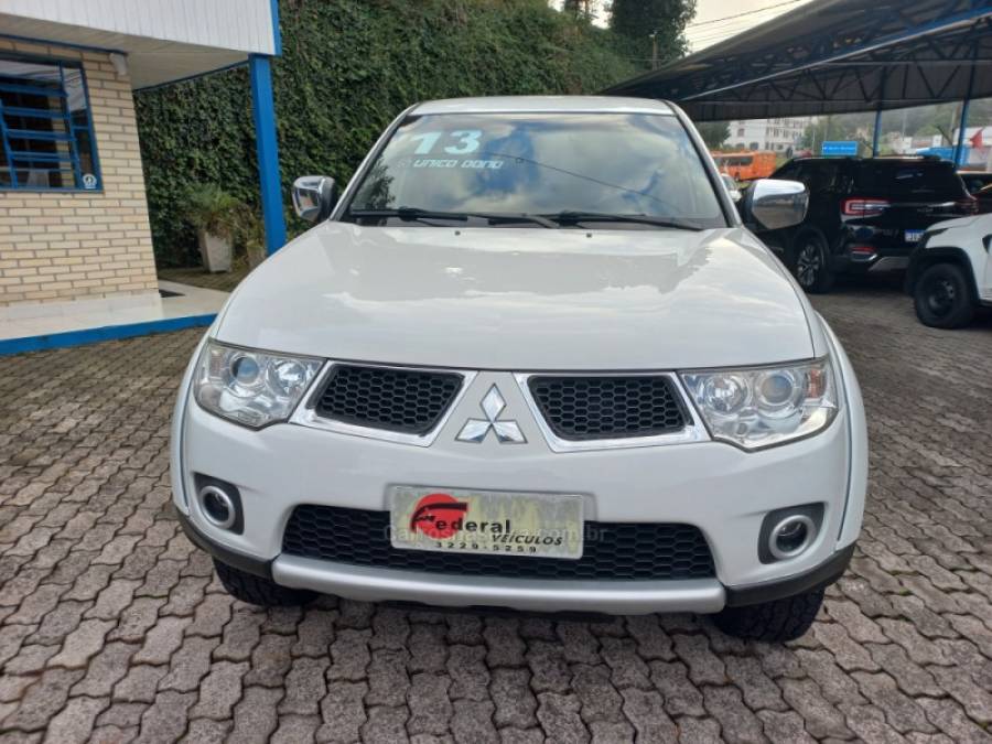 MITSUBISHI - L200 TRITON - 2013/2013 - Branca - R$ 120.000,00