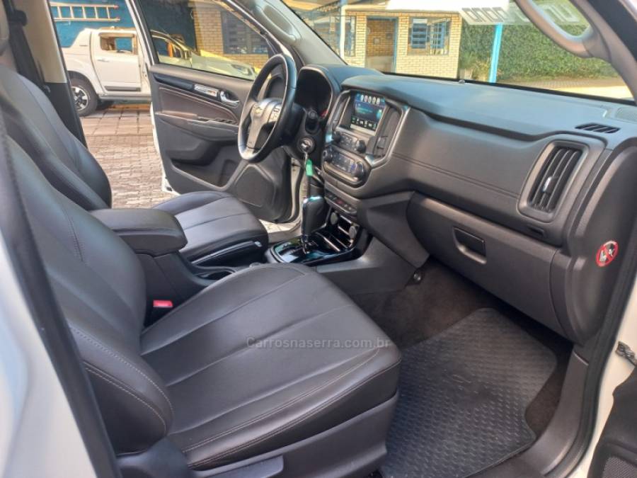 CHEVROLET - S10 - 2020/2020 - Branca - R$ 175.000,00