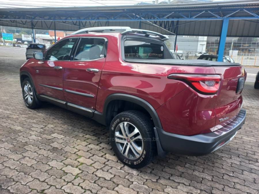FIAT - TORO - 2018/2018 - Vermelha - R$ 103.990,00