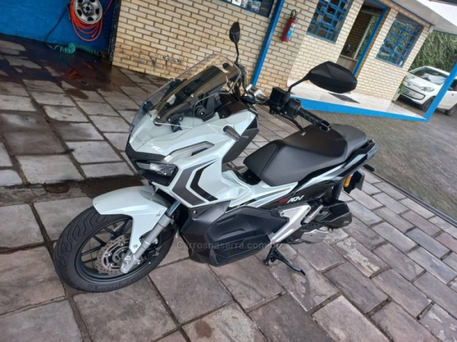 HONDA - ADV 150 - 2021/2021 - Branca - R$ 21.990,00