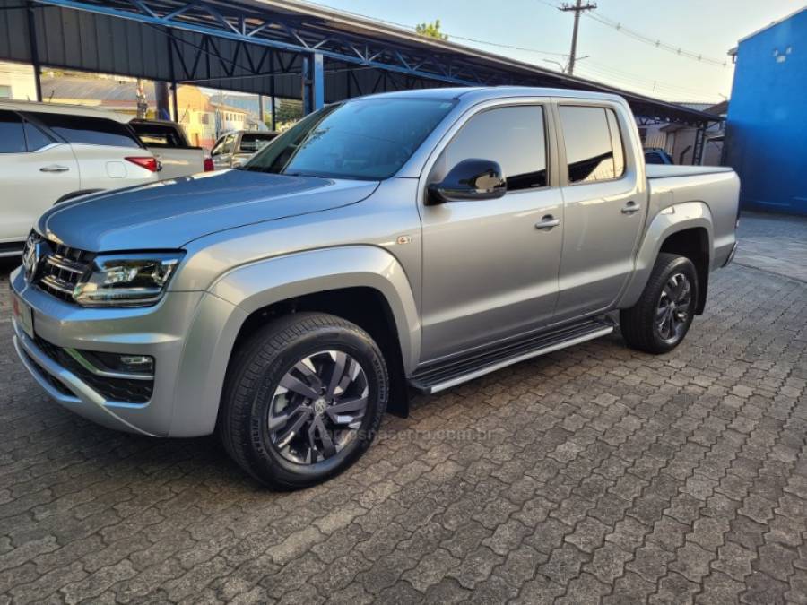 VOLKSWAGEN - AMAROK - 2023/2023 - Cinza - R$ 205.000,00