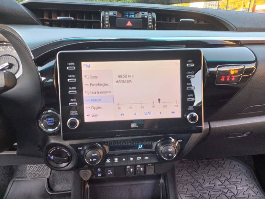 TOYOTA - HILUX - 2023/2023 - Cinza - R$ 265.000,00