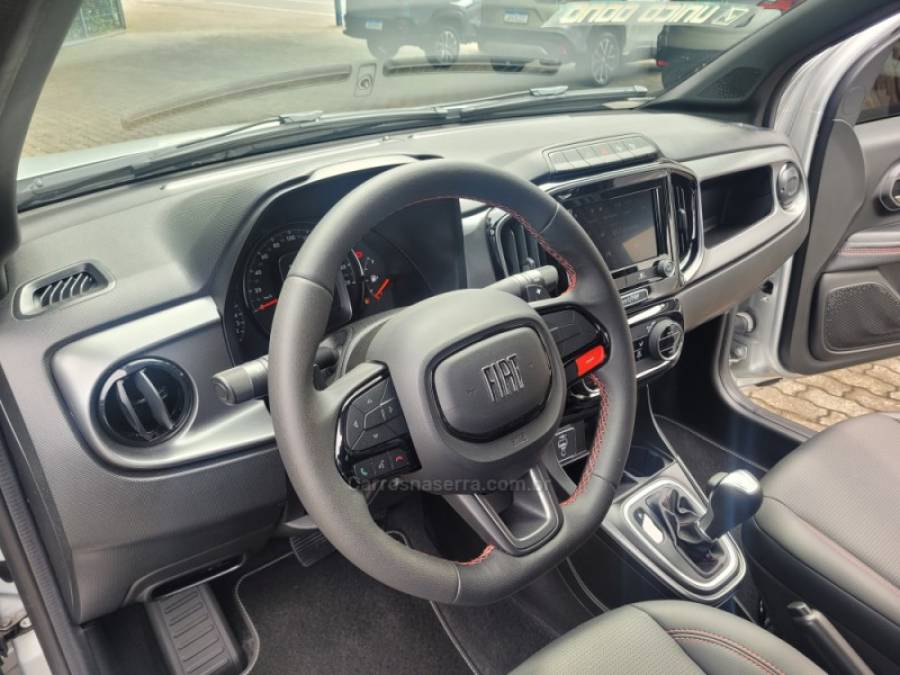 FIAT - STRADA - 2025/2025 - Prata - R$ 129.900,00