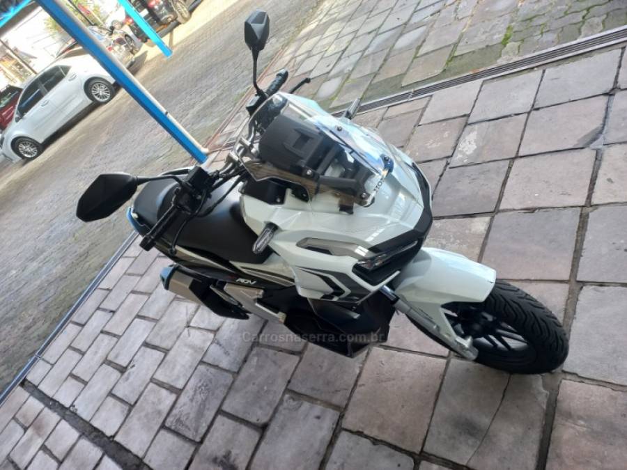 HONDA - ADV 150 - 2021/2021 - Branca - R$ 21.990,00
