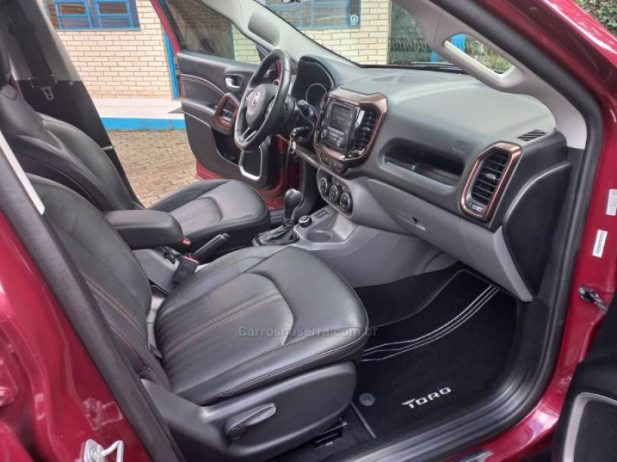 FIAT - TORO - 2018/2018 - Vermelha - R$ 103.990,00