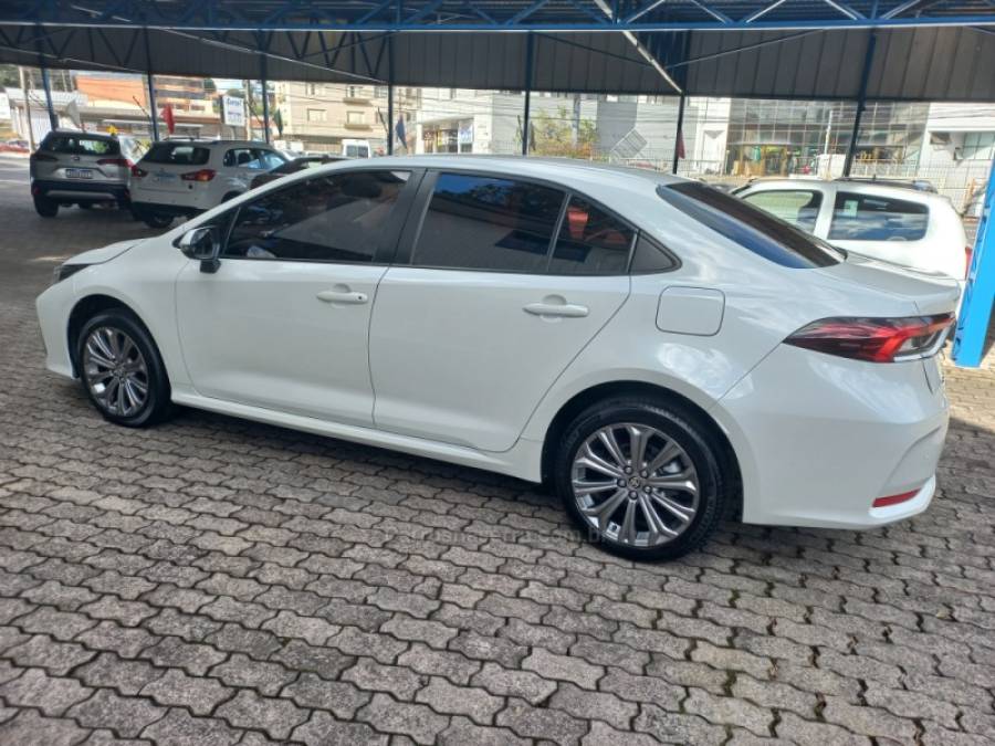 TOYOTA - COROLLA - 2020/2020 - Branca - R$ 118.990,00