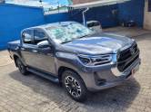 TOYOTA - HILUX - 2023/2023 - Cinza - R$ 265.000,00