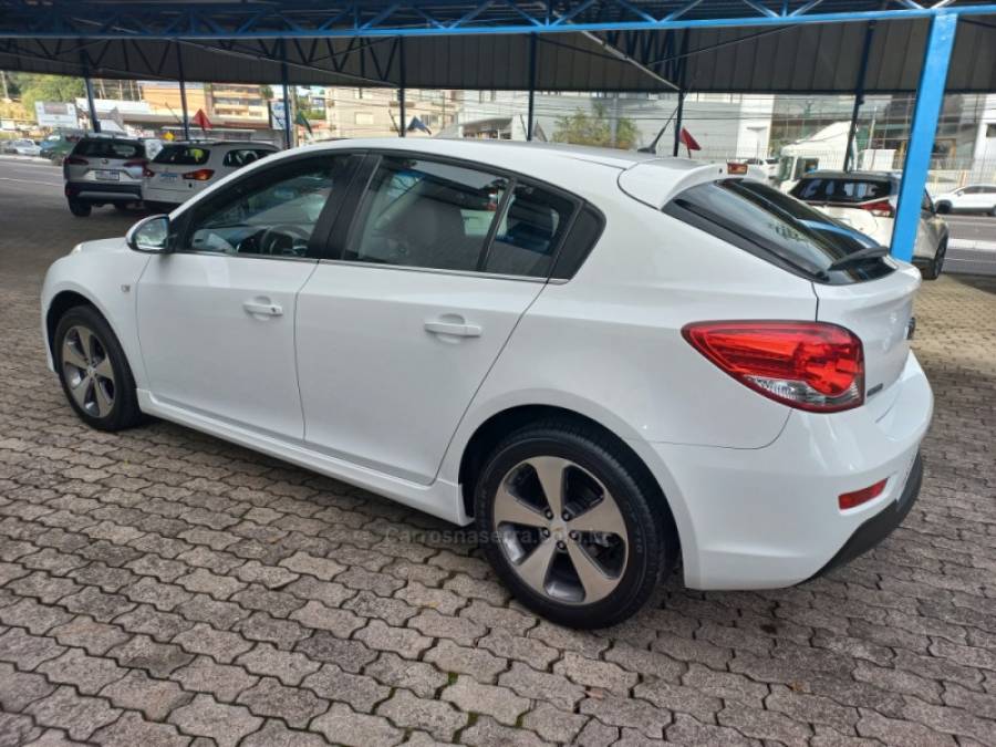 CHEVROLET - CRUZE - 2012/2013 - Branca - R$ 64.000,00