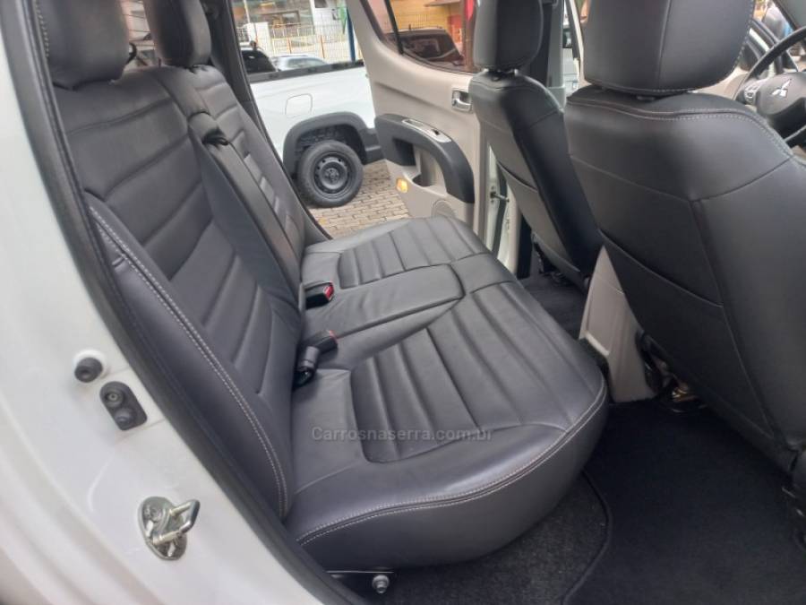 MITSUBISHI - L200 TRITON - 2013/2013 - Branca - R$ 120.000,00
