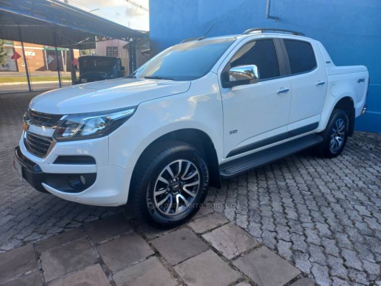 CHEVROLET - S10 - 2020/2020 - Branca - R$ 175.000,00