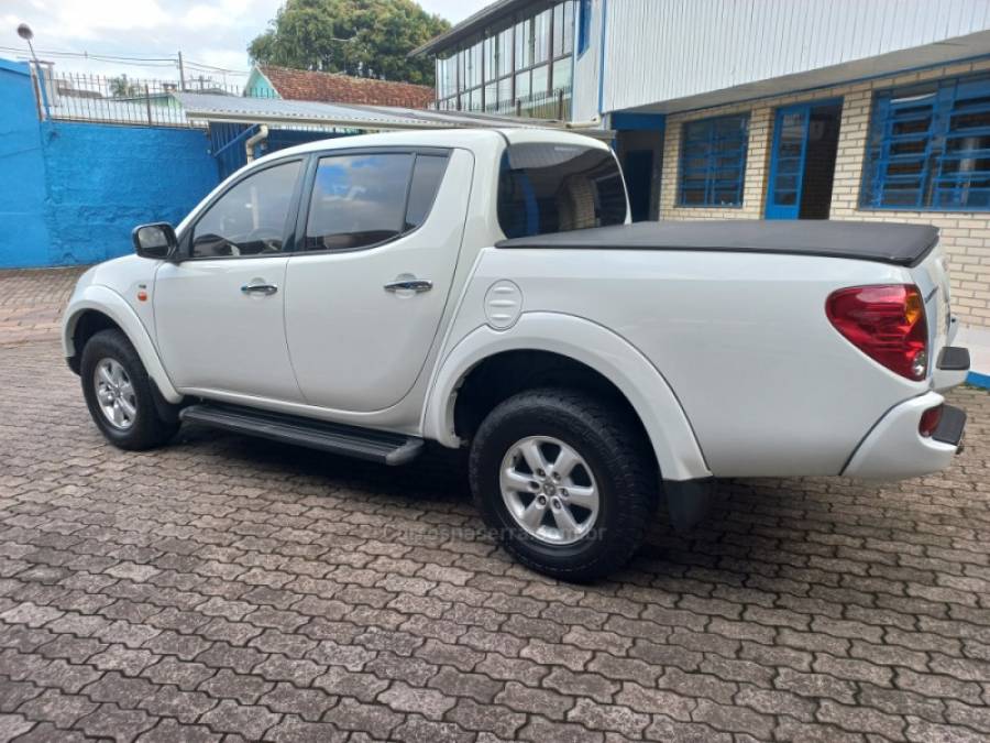 MITSUBISHI - L200 TRITON - 2013/2013 - Branca - R$ 120.000,00