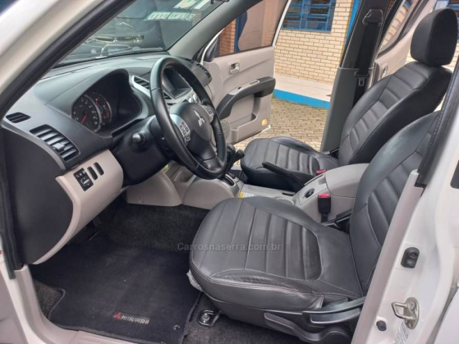 MITSUBISHI - L200 TRITON - 2013/2013 - Branca - R$ 120.000,00