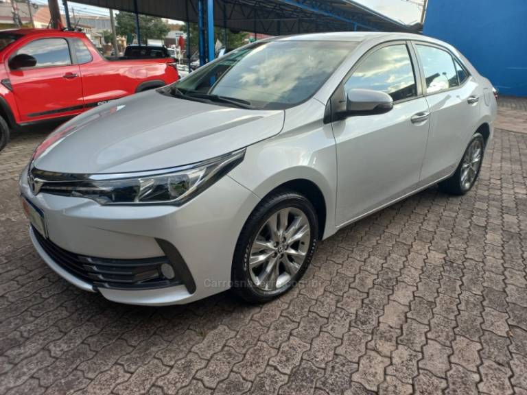 TOYOTA - COROLLA - 2019/2019 - Prata - R$ 107.990,00