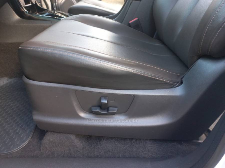 CHEVROLET - S10 - 2020/2020 - Branca - R$ 175.000,00