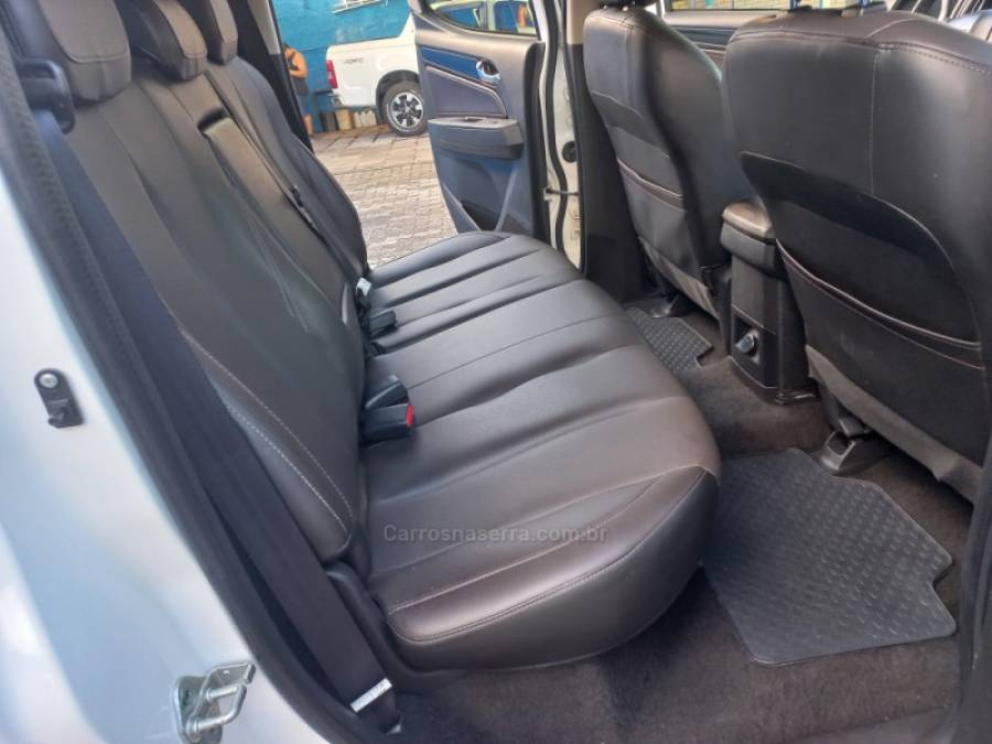 CHEVROLET - S10 - 2020/2020 - Branca - R$ 175.000,00