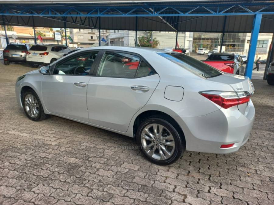 TOYOTA - COROLLA - 2019/2019 - Prata - R$ 107.990,00