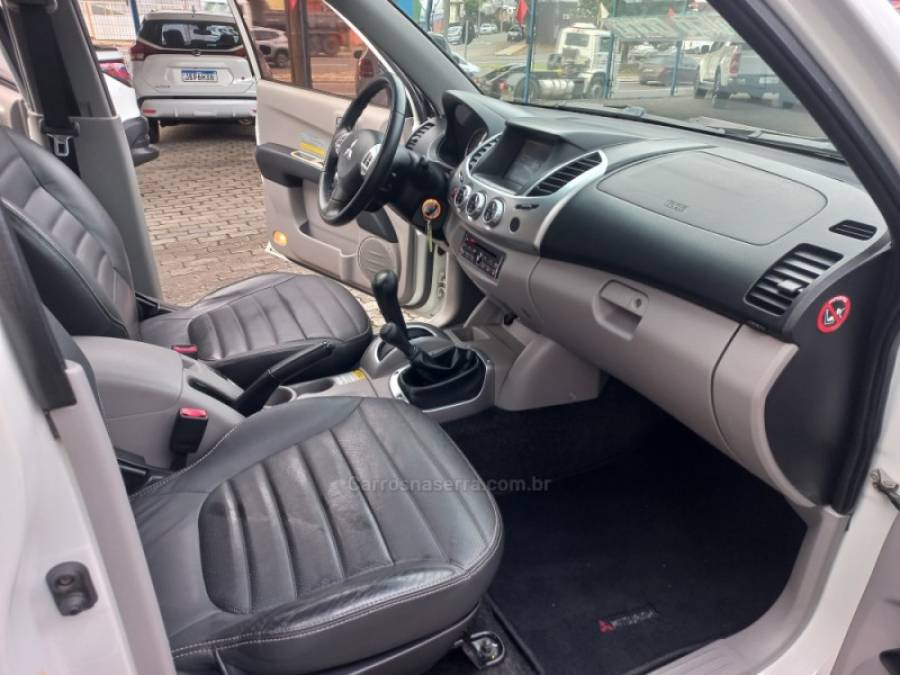 MITSUBISHI - L200 TRITON - 2013/2013 - Branca - R$ 120.000,00