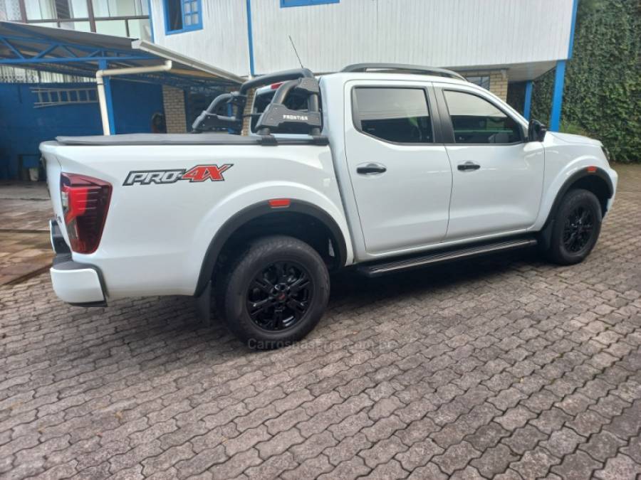 NISSAN - FRONTIER - 2023/2023 - Branca - R$ 219.990,00