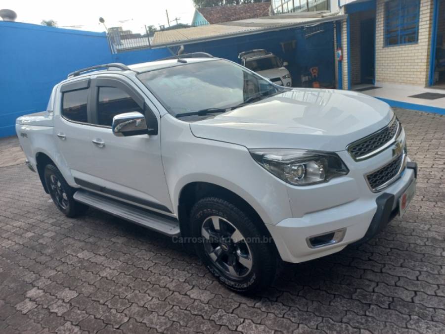 CHEVROLET - S10 - 2016/2016 - Branca - R$ 139.990,00
