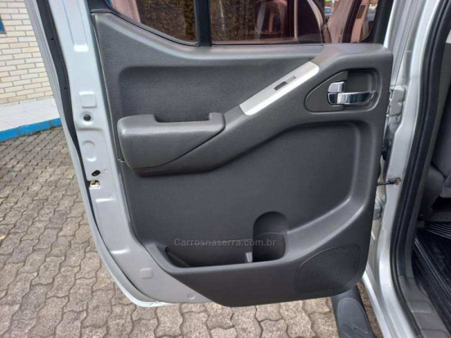 NISSAN - FRONTIER - 2014/2014 - Prata - R$ 89.990,00