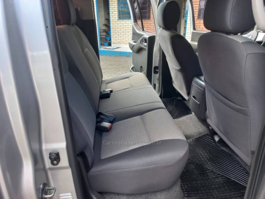 NISSAN - FRONTIER - 2014/2014 - Prata - R$ 89.990,00