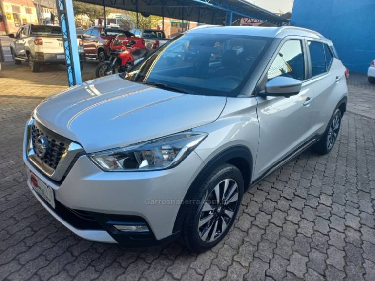 NISSAN - KICKS - 2017/2017 - Prata - R$ 79.990,00