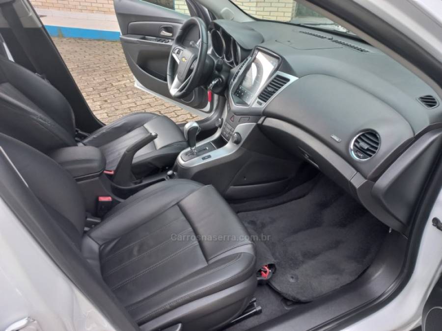 CHEVROLET - CRUZE - 2012/2013 - Branca - R$ 64.000,00