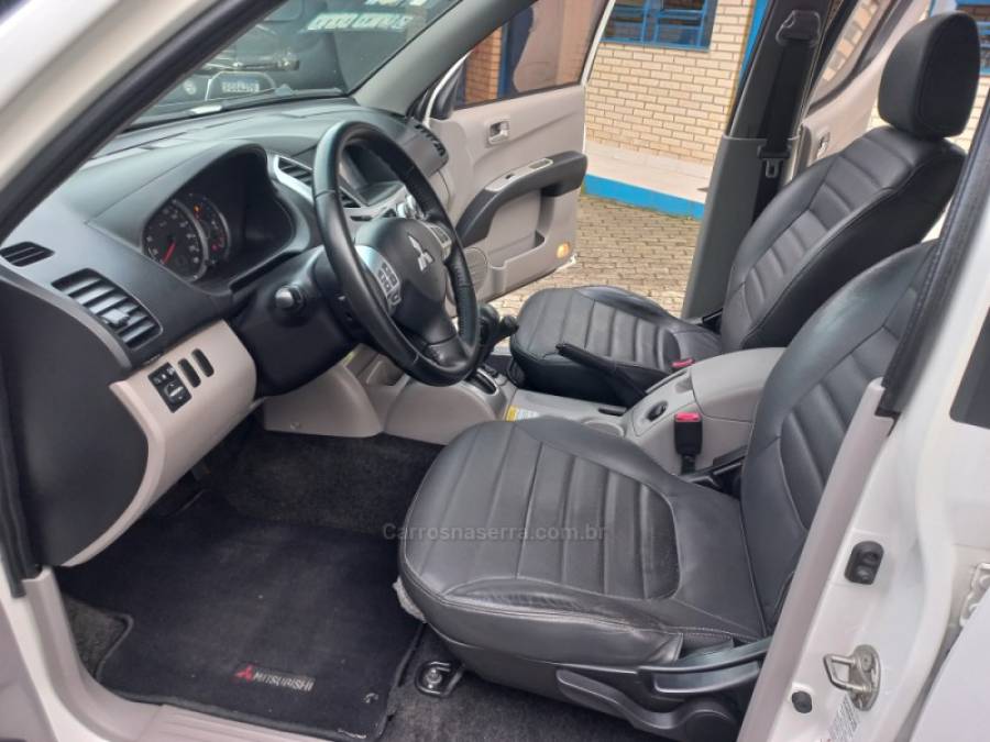 MITSUBISHI - L200 TRITON - 2013/2013 - Branca - R$ 120.000,00
