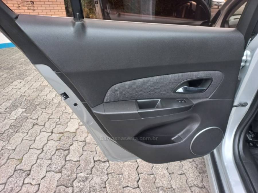 CHEVROLET - CRUZE - 2015/2015 - Prata - R$ 63.990,00