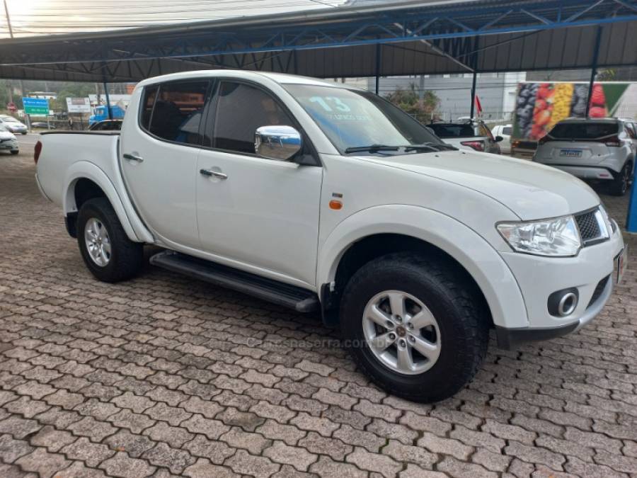MITSUBISHI - L200 TRITON - 2013/2013 - Branca - R$ 120.000,00