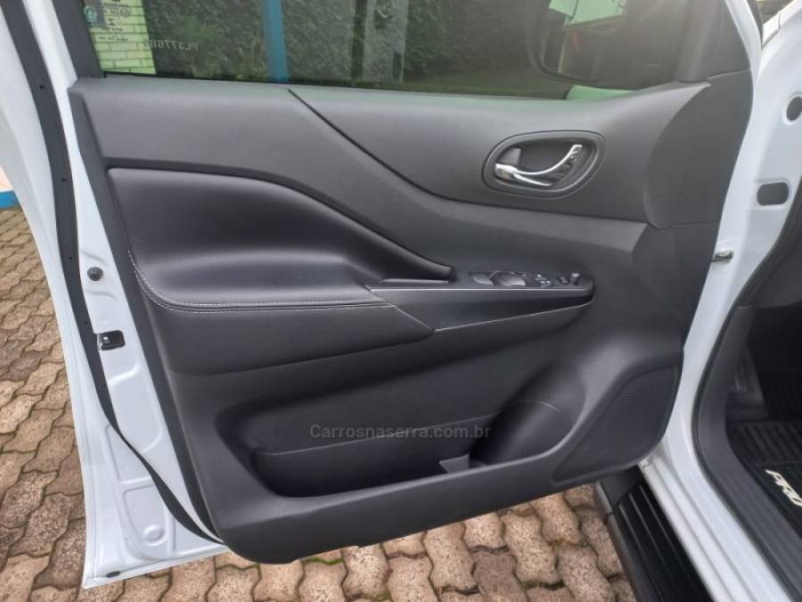 NISSAN - FRONTIER - 2023/2023 - Branca - R$ 219.990,00