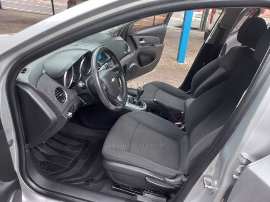 CHEVROLET - CRUZE - 2015/2015 - Prata - R$ 63.990,00