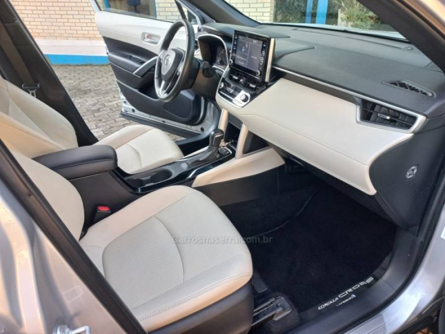 TOYOTA - COROLLA - 2022/2022 - Prata - R$ 149.990,00