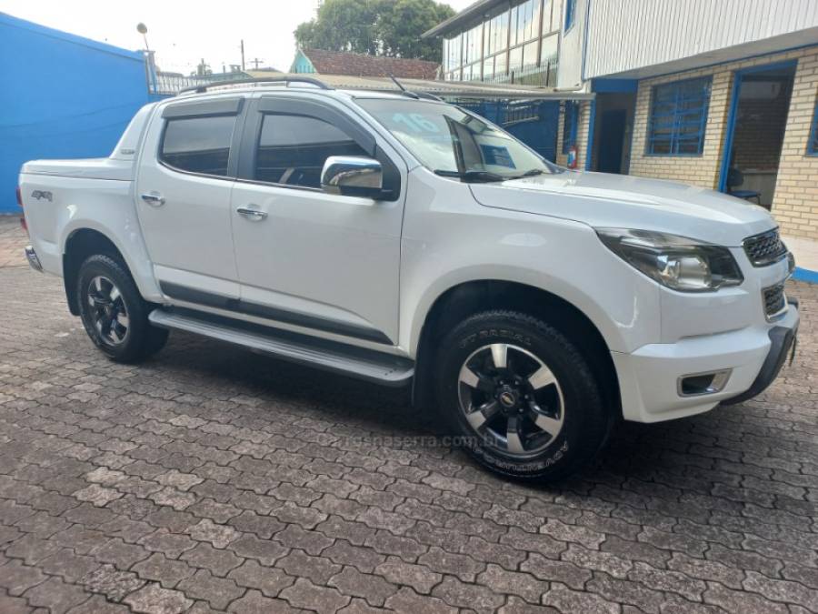 CHEVROLET - S10 - 2016/2016 - Branca - R$ 139.990,00
