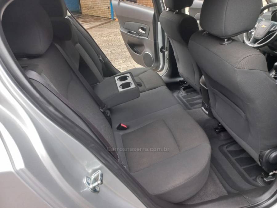 CHEVROLET - CRUZE - 2015/2015 - Prata - R$ 63.990,00