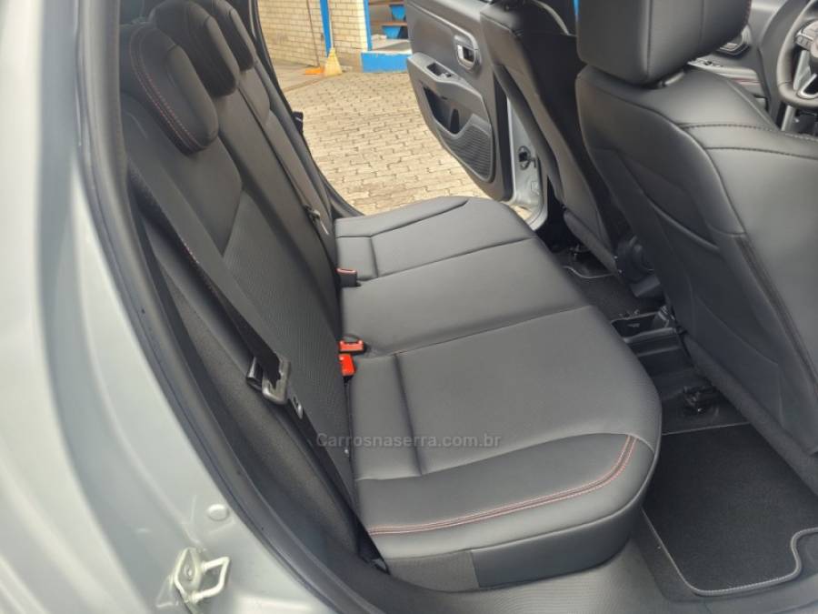 FIAT - STRADA - 2025/2025 - Prata - R$ 129.900,00