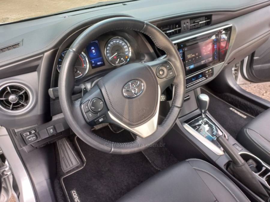 TOYOTA - COROLLA - 2019/2019 - Prata - R$ 107.990,00